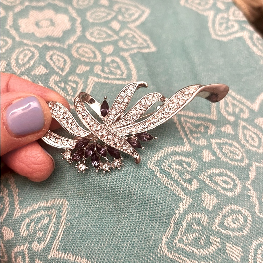 Elegant Silver and Blue Women's broach